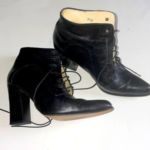 Vintage black leather pointed ankle block heel boot booties 7.5
